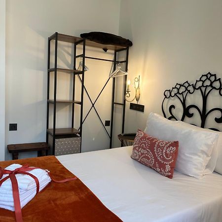 Claren'S Boutique Rooms Cangas De Narcea Bagian luar foto