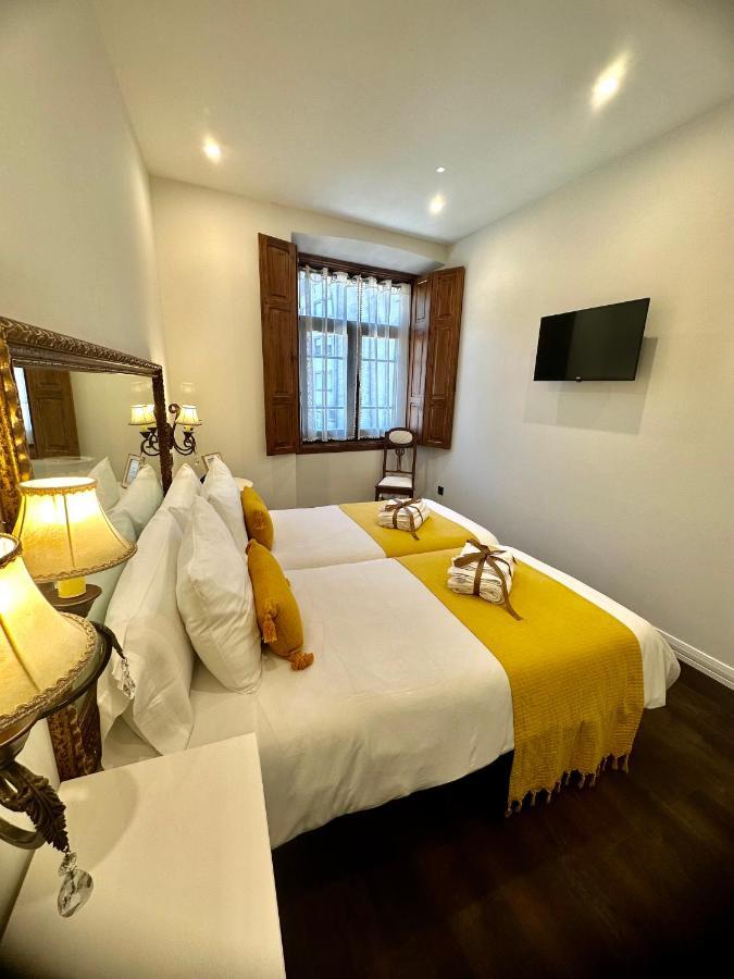 Claren'S Boutique Rooms Cangas De Narcea Bagian luar foto
