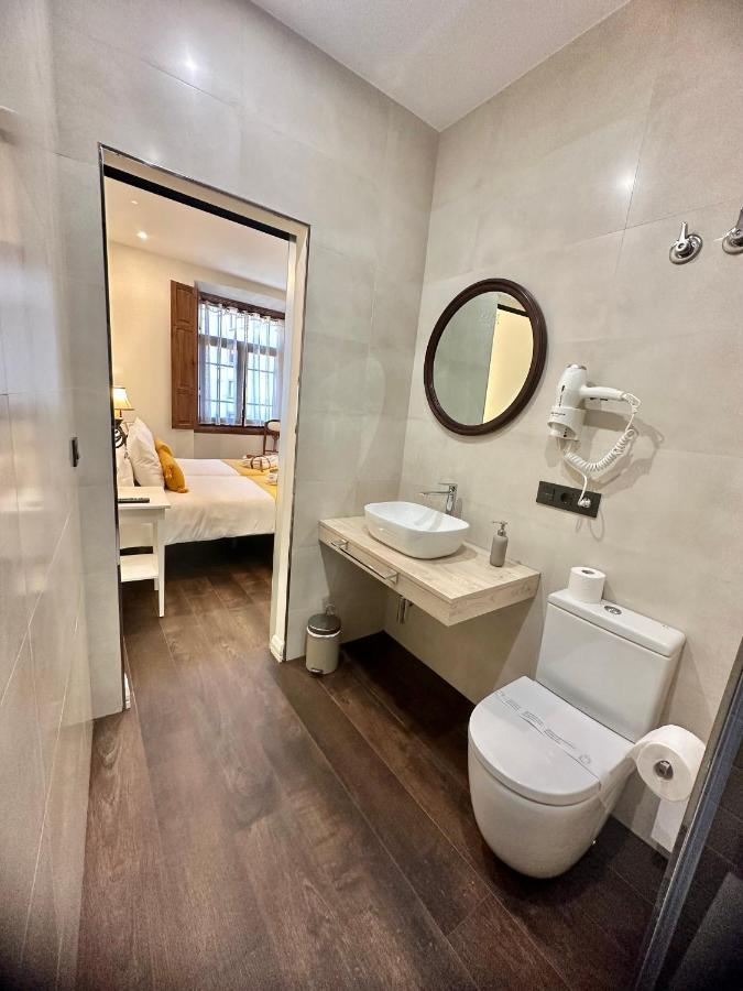 Claren'S Boutique Rooms Cangas De Narcea Bagian luar foto