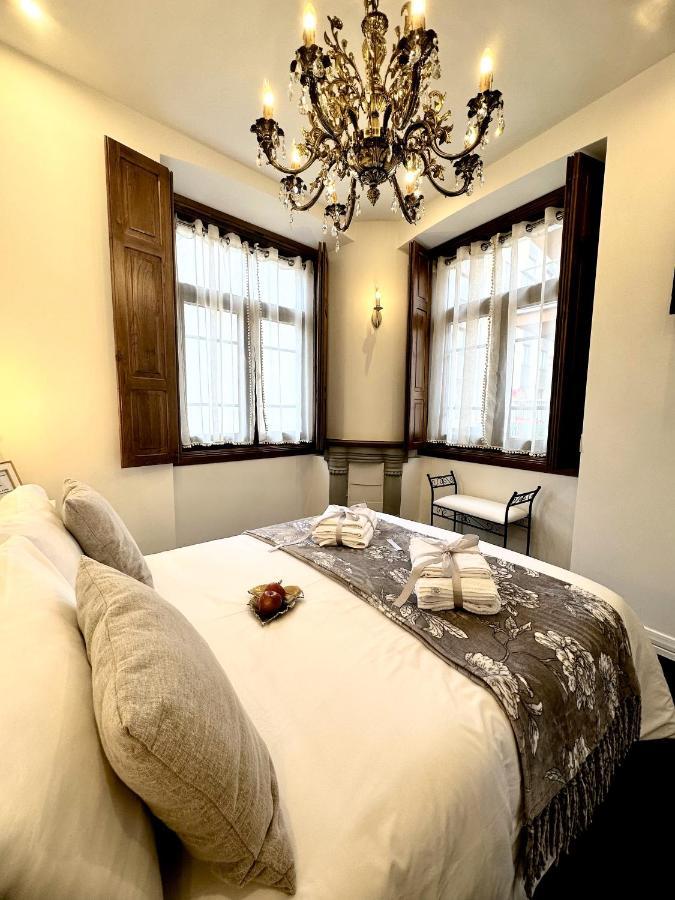 Claren'S Boutique Rooms Cangas De Narcea Bagian luar foto