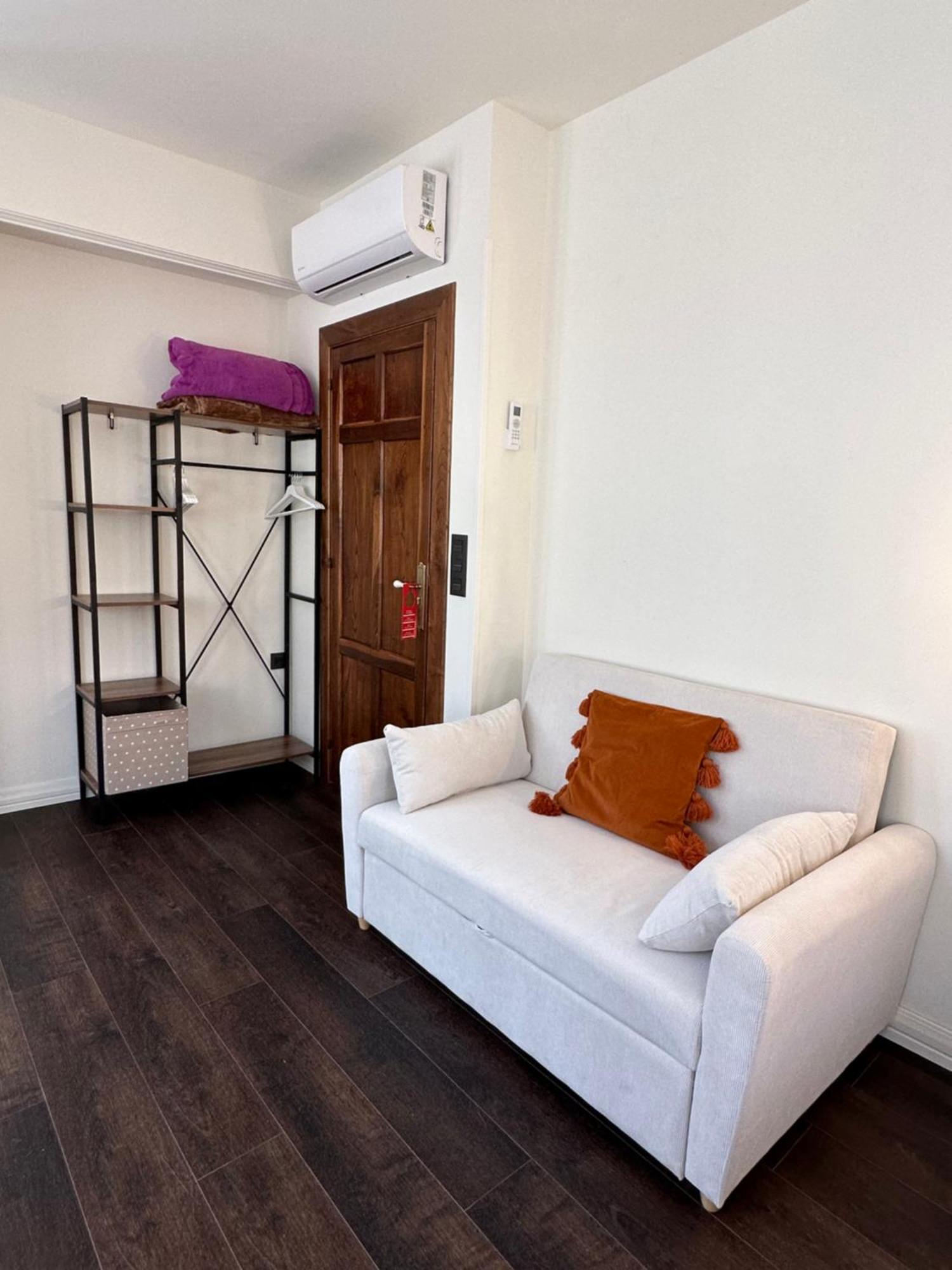 Claren'S Boutique Rooms Cangas De Narcea Bagian luar foto